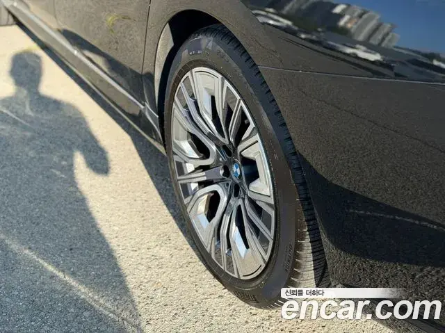 BMW 7 Series 2023 — Photo 12/20