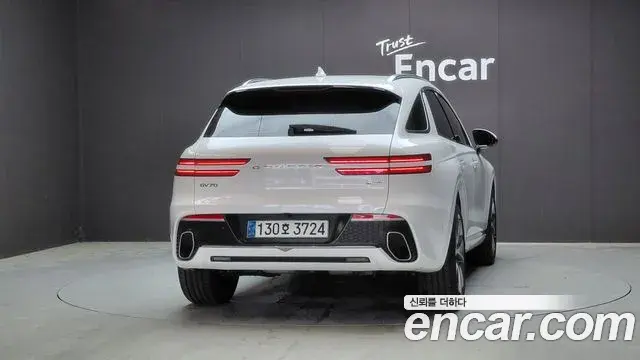 Genesis GV70 2023 — Photo 19/31