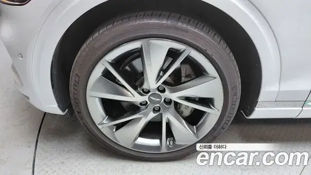 Genesis GV70 2023 — Photo 1/31