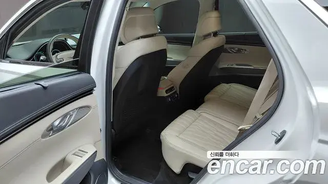 Genesis GV70 2023 — Photo 25/31