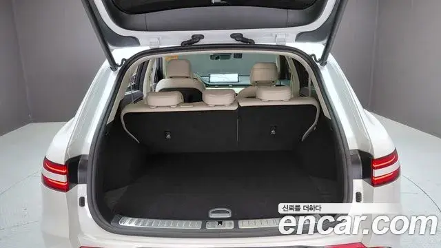 Genesis GV70 2023 — Photo 7/31