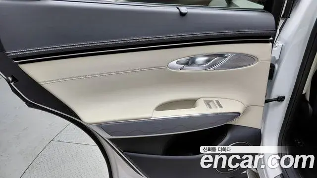 Genesis GV70 2023 — Photo 5/31