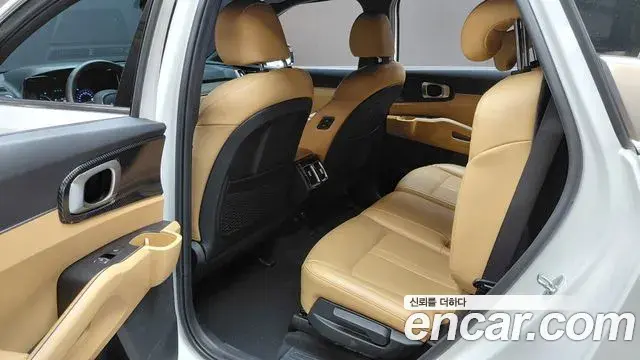 Kia Sorento 2022 — Şəkil 27/30