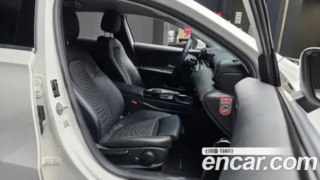 Mercedes-Benz A-Class 2019 — Şəkil 18/30