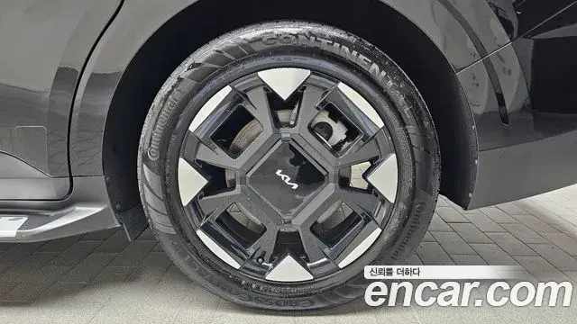 Kia Carnival 2024 — Photo 25/33