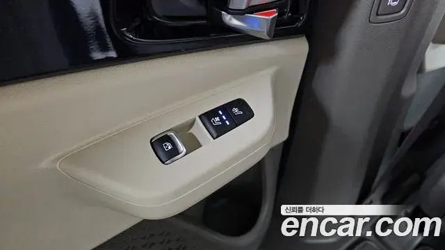 Kia Carnival 2024 — Photo 13/33