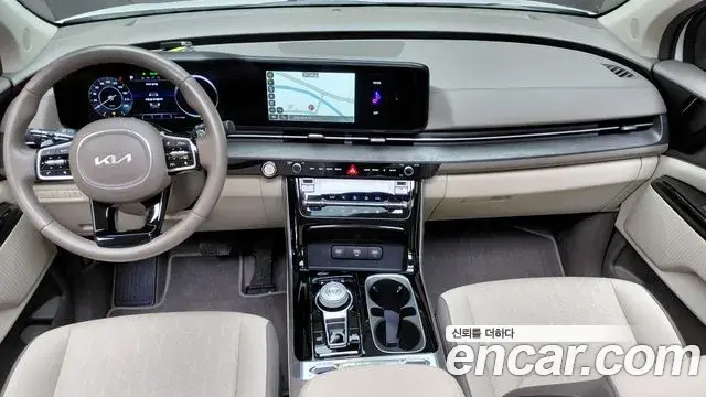 Kia Carnival 2023 — ფოტო 3/33