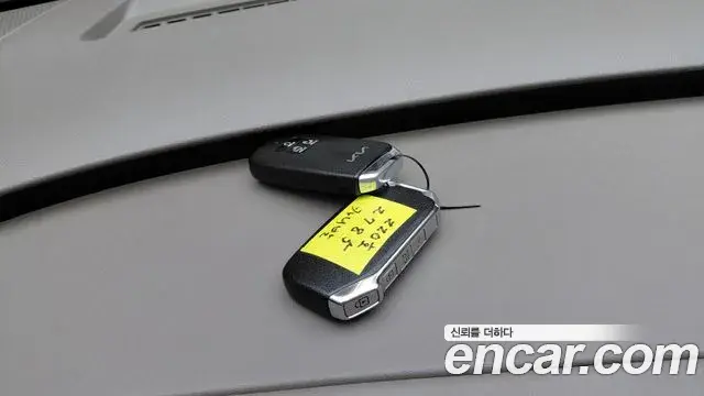 Kia Carnival 2023 — ფოტო 29/33
