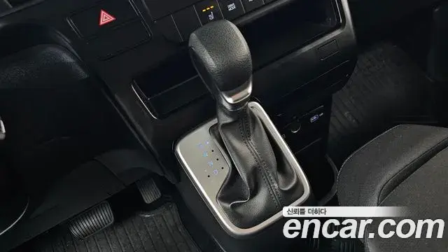 Hyundai Staria 2022 — Фото 9/20