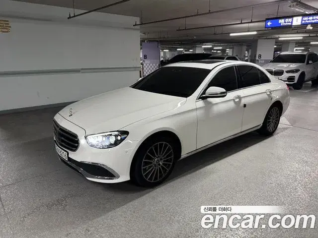 Mercedes-Benz E-Class 2021 — Photo 9/12