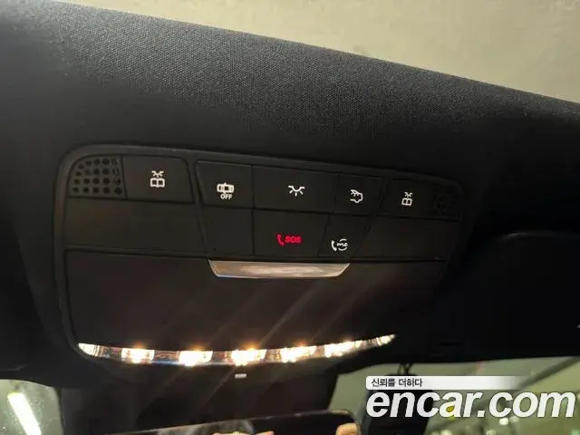 Mercedes-Benz E-Class 2021 — Photo 7/12