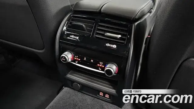 BMW 5 Series 2020 — Фото 19/20