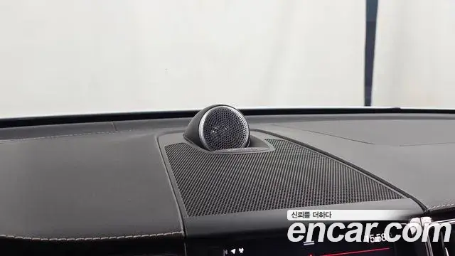 Volvo XC60 2018 — ფოტო 15/33