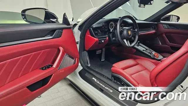 Porsche 911 2022 — ფოტო 15/31