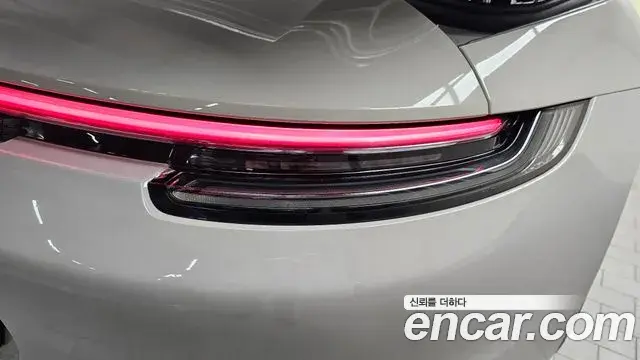 Porsche 911 2022 — ფოტო 7/31