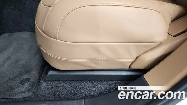 Land Rover Range Rover 2025 — ფოტო 28/41