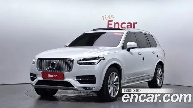 Volvo XC90 2019 — ფოტო 7/35