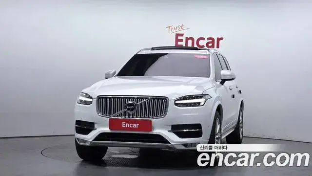 Volvo XC90 2019 — ფოტო 1/35