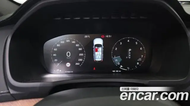 Volvo XC90 2019 — ფოტო 8/35