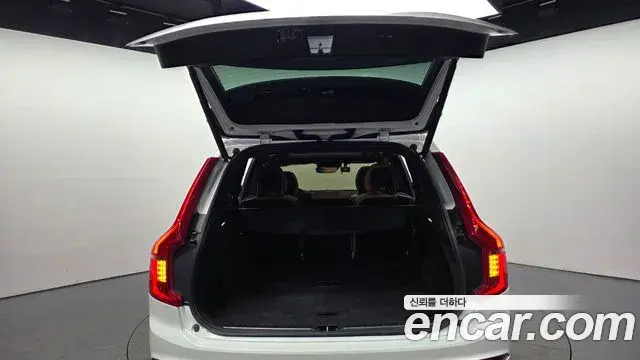 Volvo XC90 2019 — ფოტო 5/35