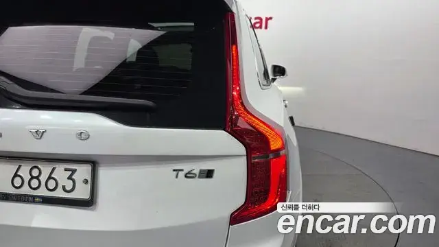 Volvo XC90 2019 — ფოტო 29/35