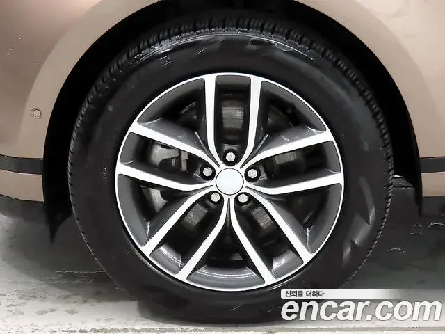 Land Rover Range Rover Evoque 2025 — Фото 5/20
