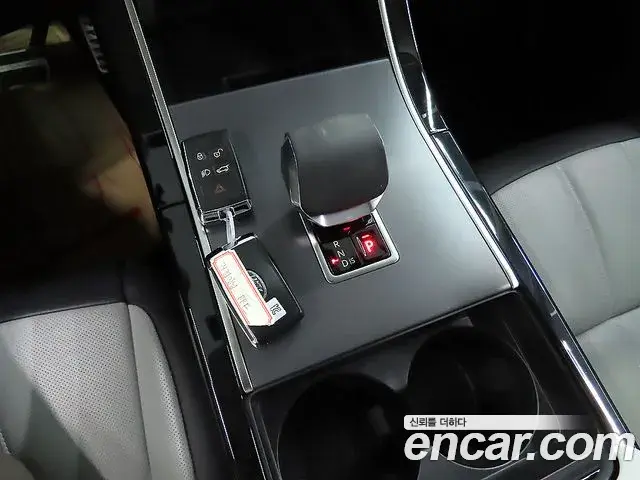 Land Rover Range Rover Evoque 2025 — Фото 8/20