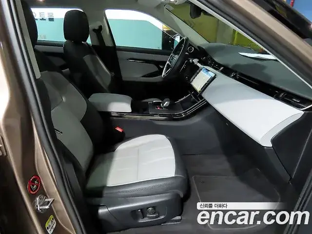 Land Rover Range Rover Evoque 2025 — Фото 9/20
