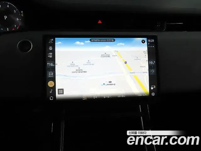 Land Rover Range Rover Evoque 2025 — Фото 13/20