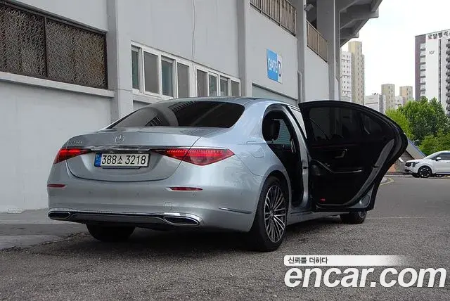 Mercedes-Benz S-Class 2021 — ფოტო 18/20