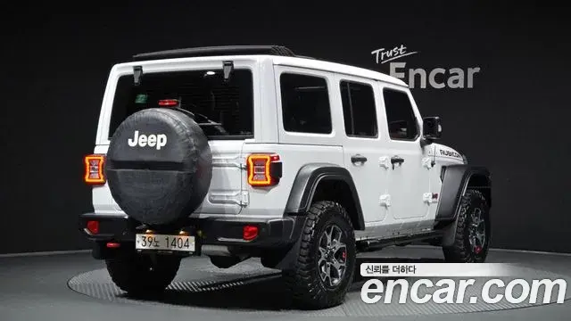 Jeep Wrangler 2019 — ფოტო 18/33