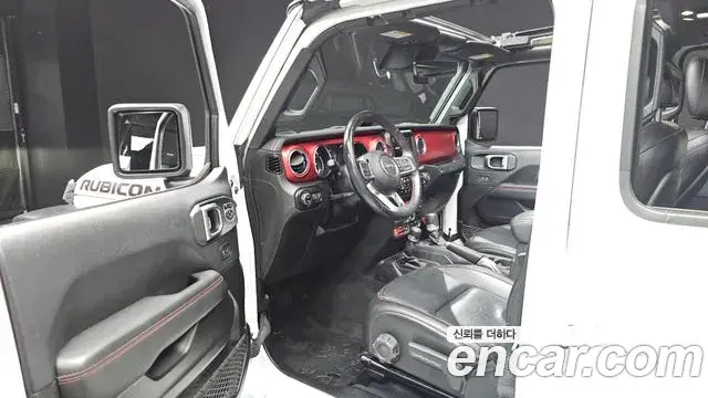 Jeep Wrangler 2019 — ფოტო 8/33