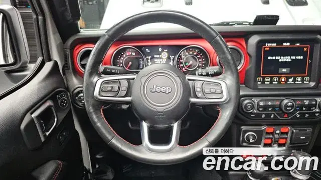 Jeep Wrangler 2019 — ფოტო 26/33