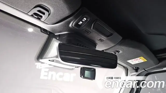 Jeep Wrangler 2019 — ფოტო 19/33