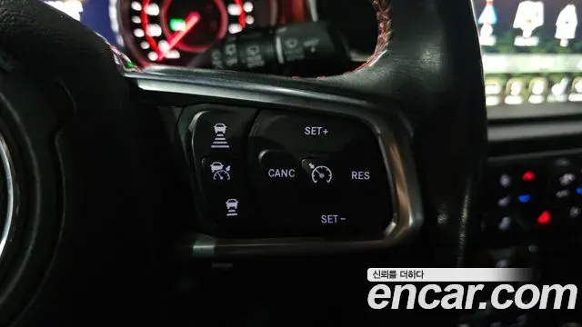Jeep Wrangler 2019 — ფოტო 30/33