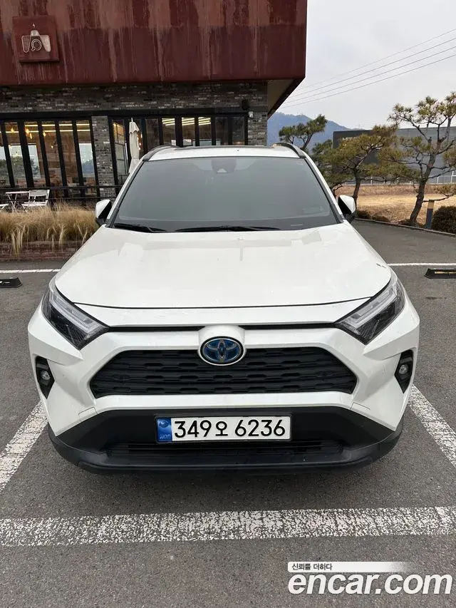 Toyota RAV4 2022 — Photo 3/6