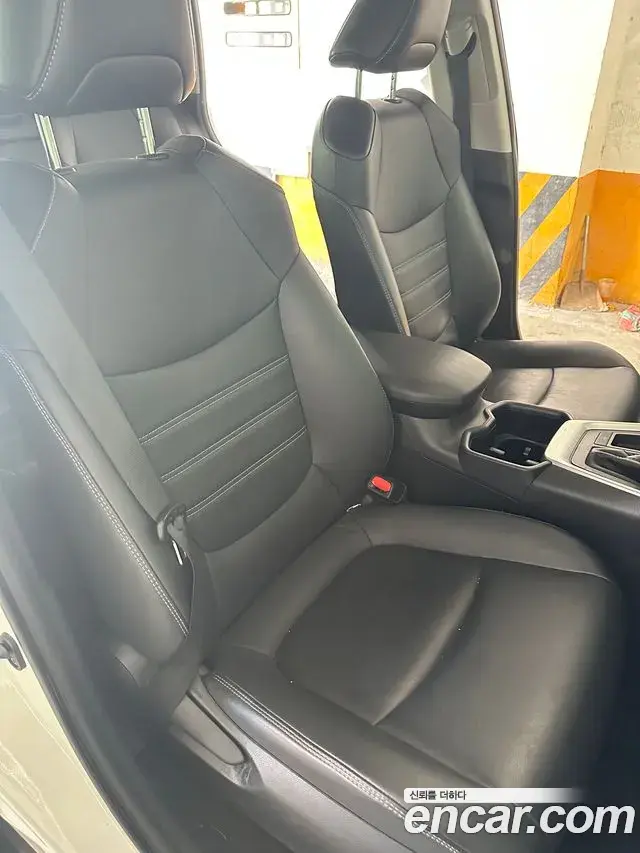 Toyota RAV4 2022 — Photo 6/6