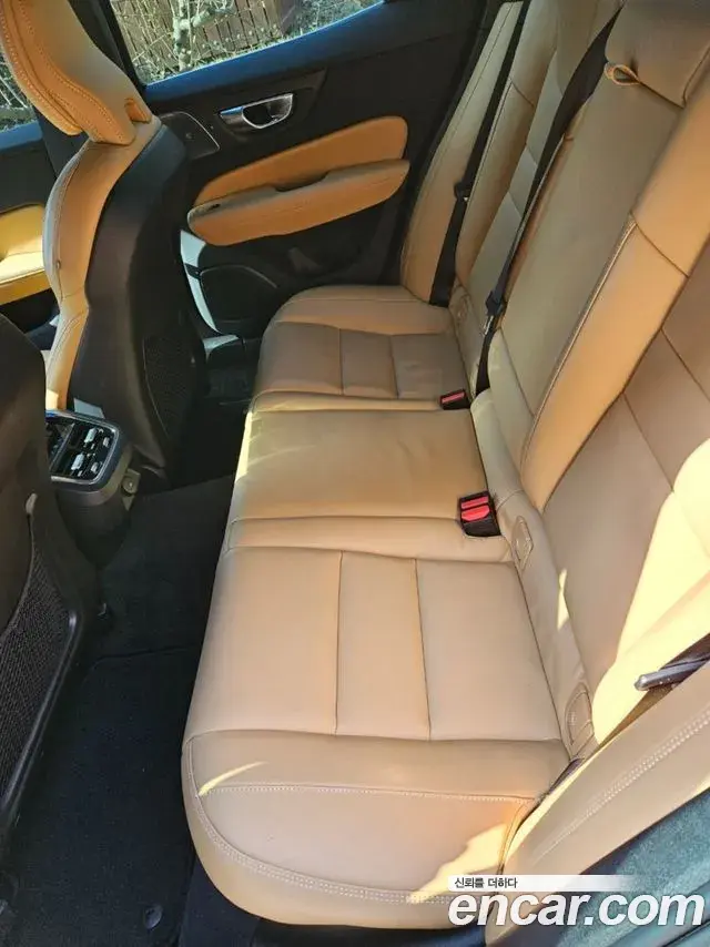 Volvo S60 2023 — ფოტო 12/16