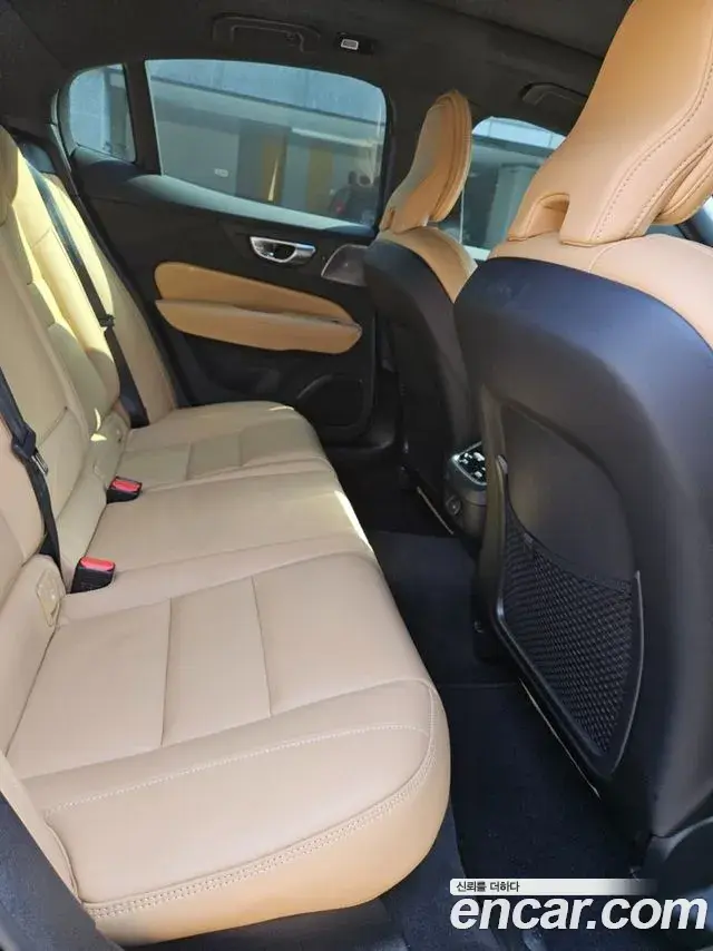 Volvo S60 2023 — ფოტო 3/16