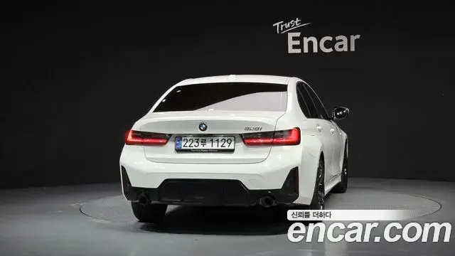 BMW 3 Series 2024 — Photo 19/20