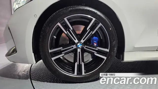 BMW 3 Series 2024 — Photo 2/20