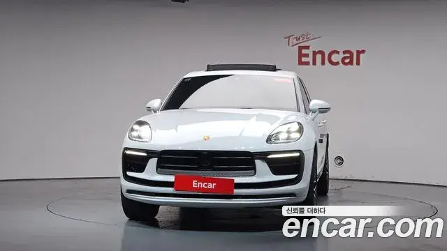 Porsche Macan 2022 — Şəkil 16/35