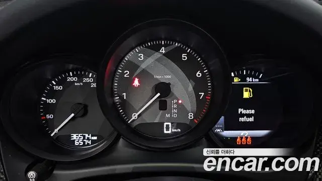 Porsche Macan 2022 — Şəkil 18/35