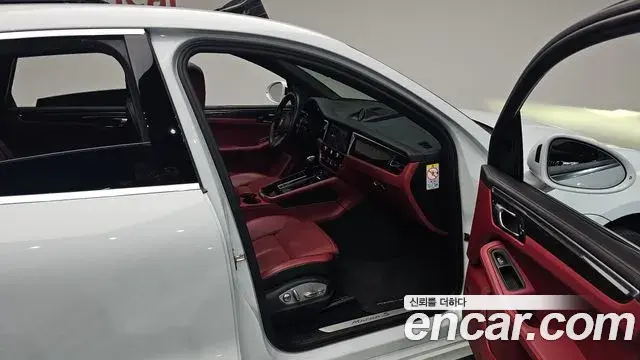 Porsche Macan 2022 — Şəkil 3/35