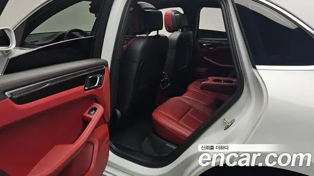 Porsche Macan 2022 — Şəkil 10/35