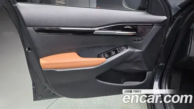 Kia Seltos 2025 — ფოტო 21/32