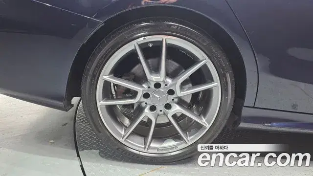 Mercedes-Benz C-Class 2018 — Şəkil 5/20