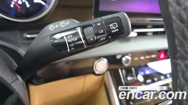 Kia Carnival 2023 — Şəkil 26/33