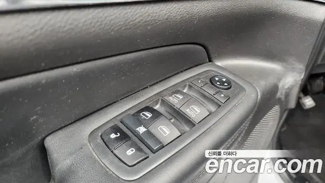 Jeep Grand Cherokee 2021 — Фото 18/20