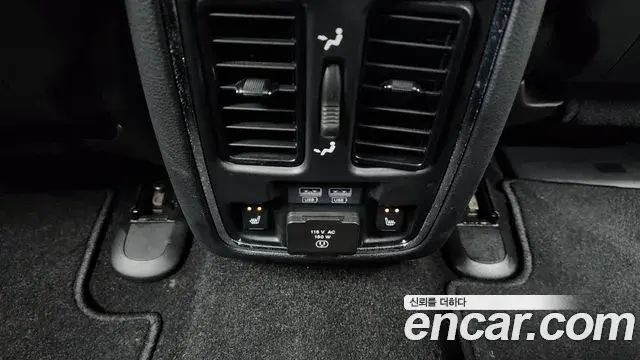 Jeep Grand Cherokee 2021 — Photo 24/37